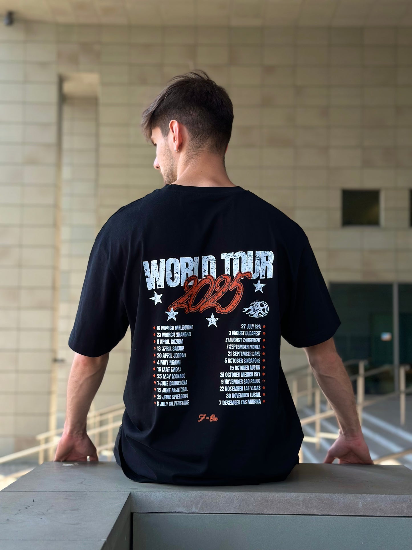 WORLD TOUR  2025 KOSZULKA OVERSIZE
